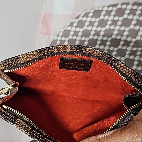 LOUIS VUITTON Damier Ebene Pouch CONVERTED to CROSSBODY (Unbranded chain - Picture 3 of 17